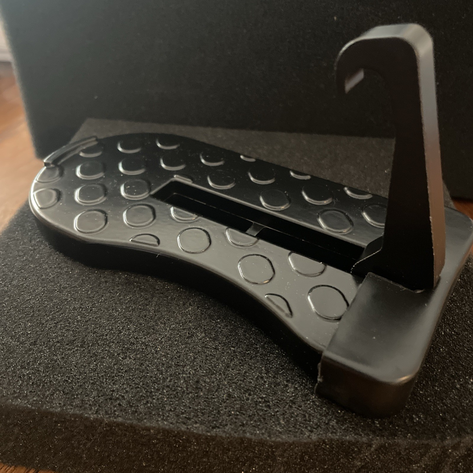 Doorstep For Vehicles Of All Types, Emergency Glass Breaker