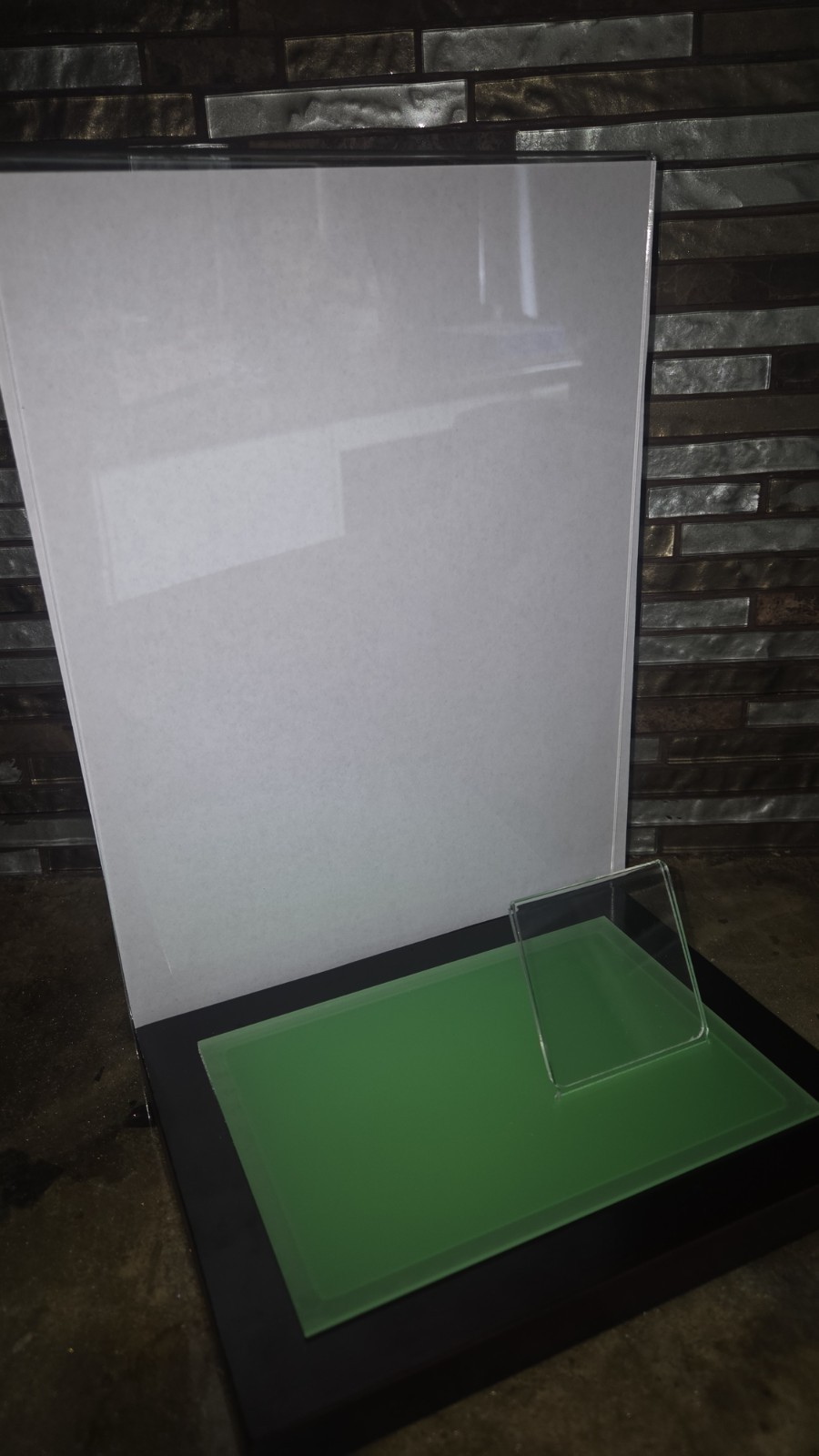 Acrylic Sign Holder with Dark Brown Wood Base and Green Platform 8.5×11