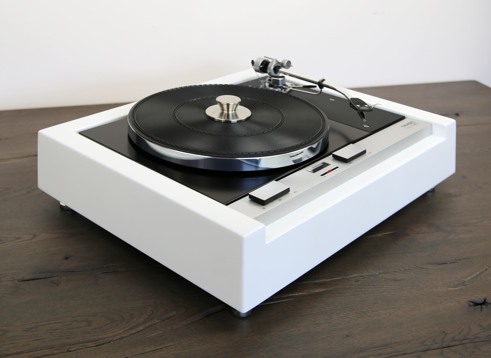 We restore your Thorens TD 125 Turntable Black or White – Black