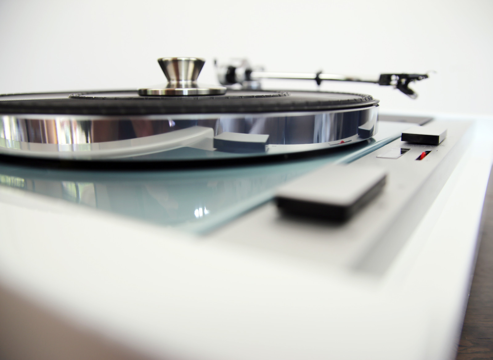 We Restore Your Thorens TD 125 Turntable Black Or White – Ice Blue