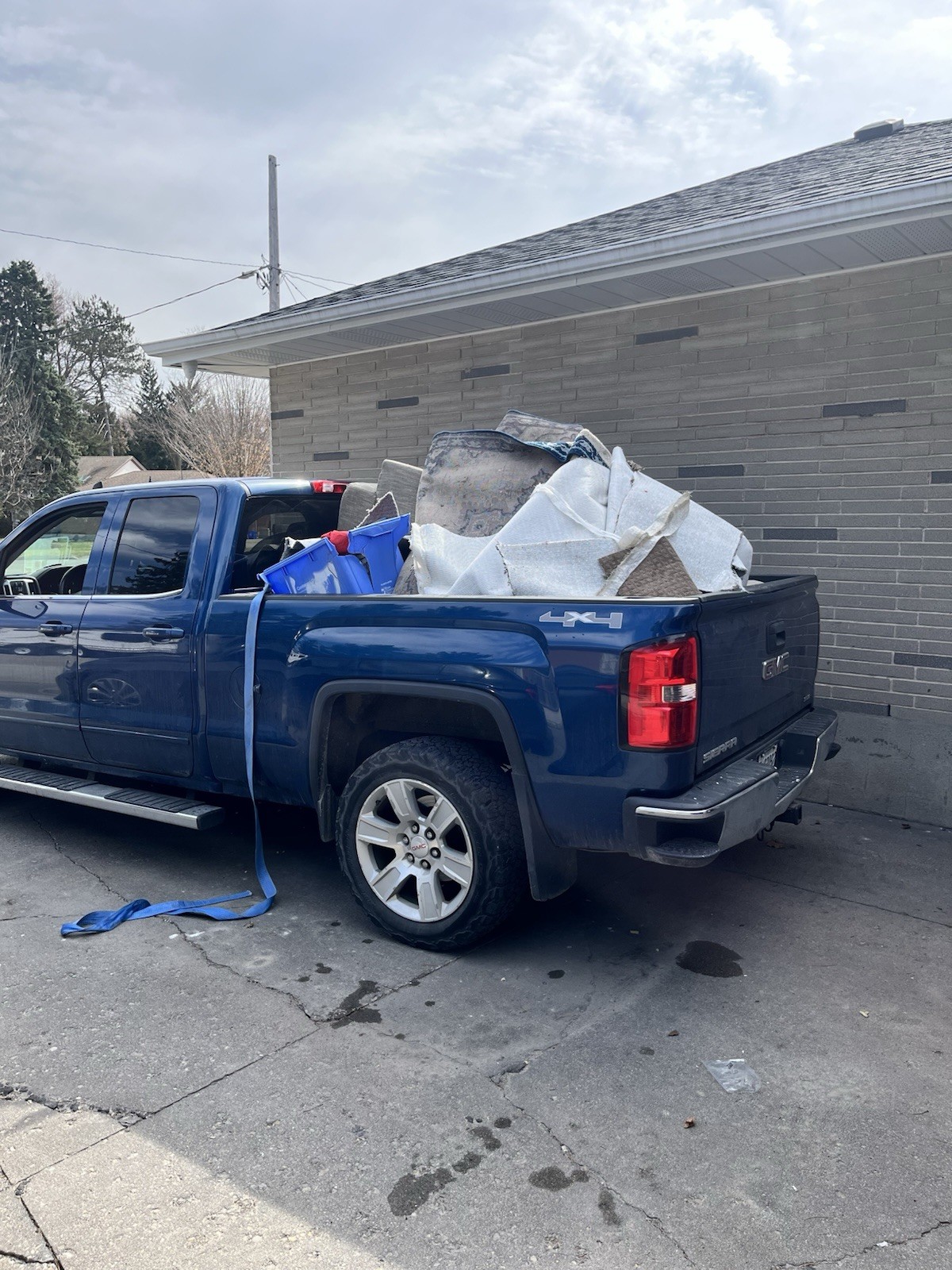 Moving,Runs, Furniture Moving(Canada london ontario and surrounding)junk,dumprun