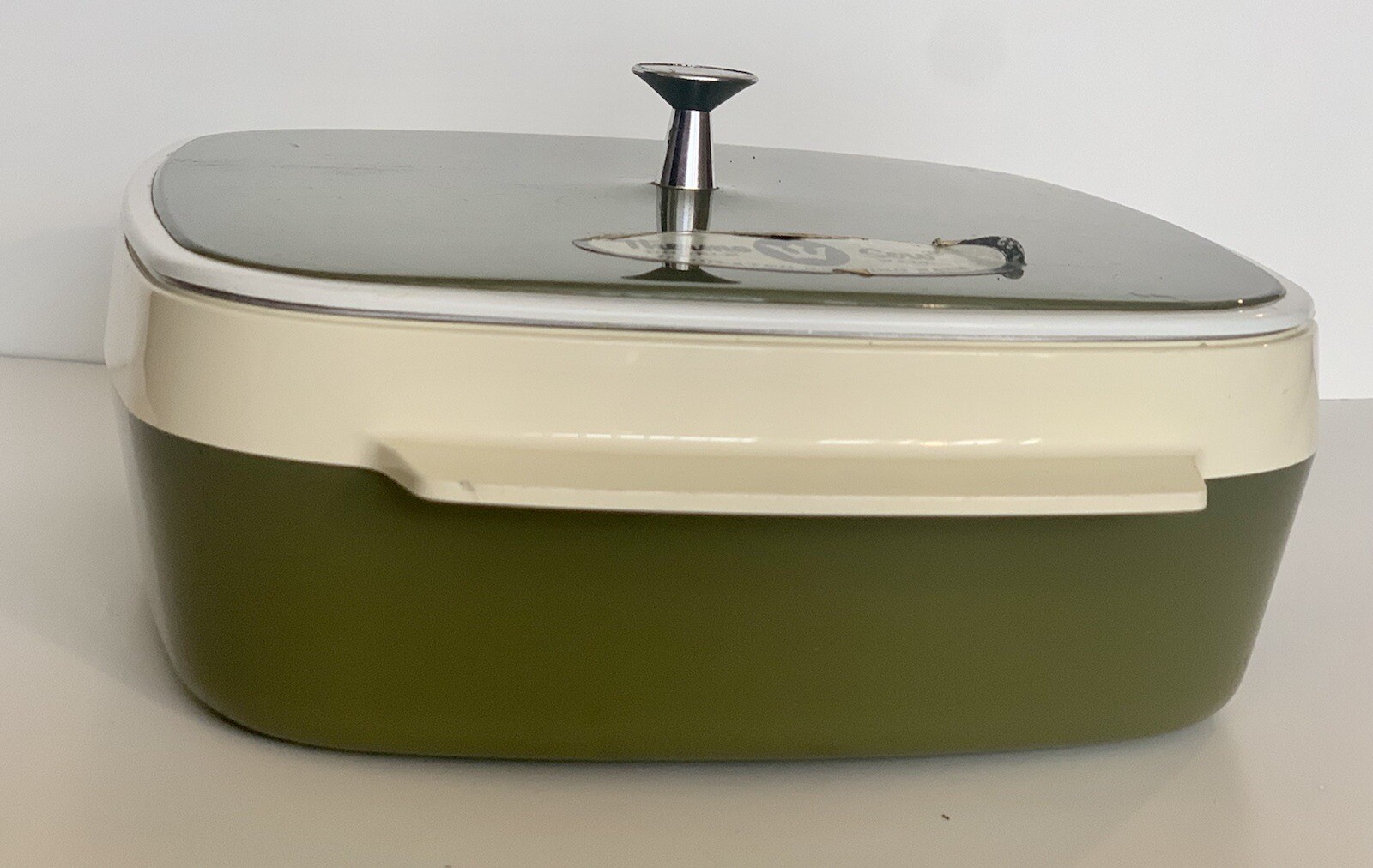 Thermo serve insulated servingware vintage 60s era olive green white trim handle