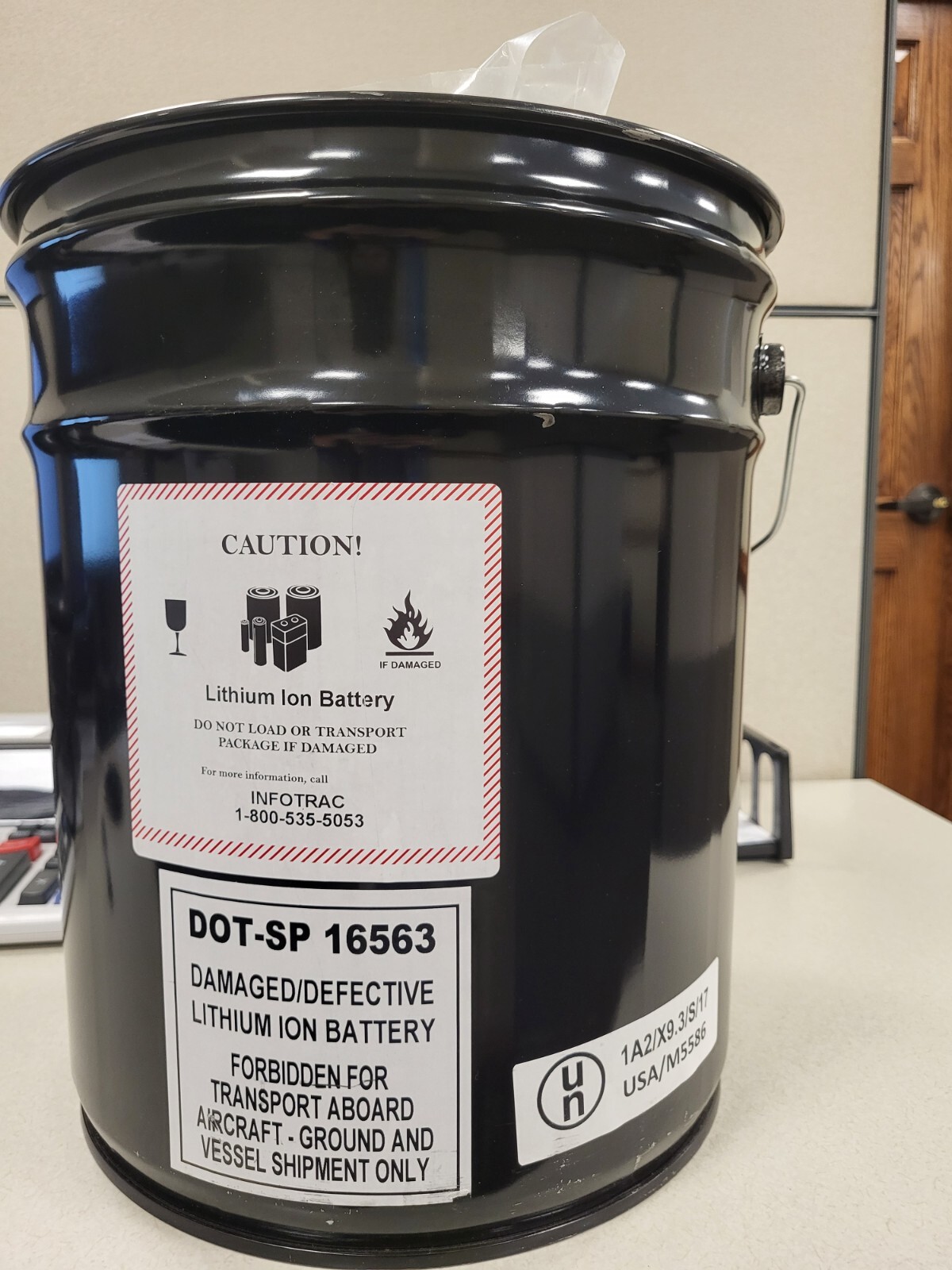 5-gallon Steel Open-Head Bucket for Storing/Disposing of Lithium-Ion Batteries