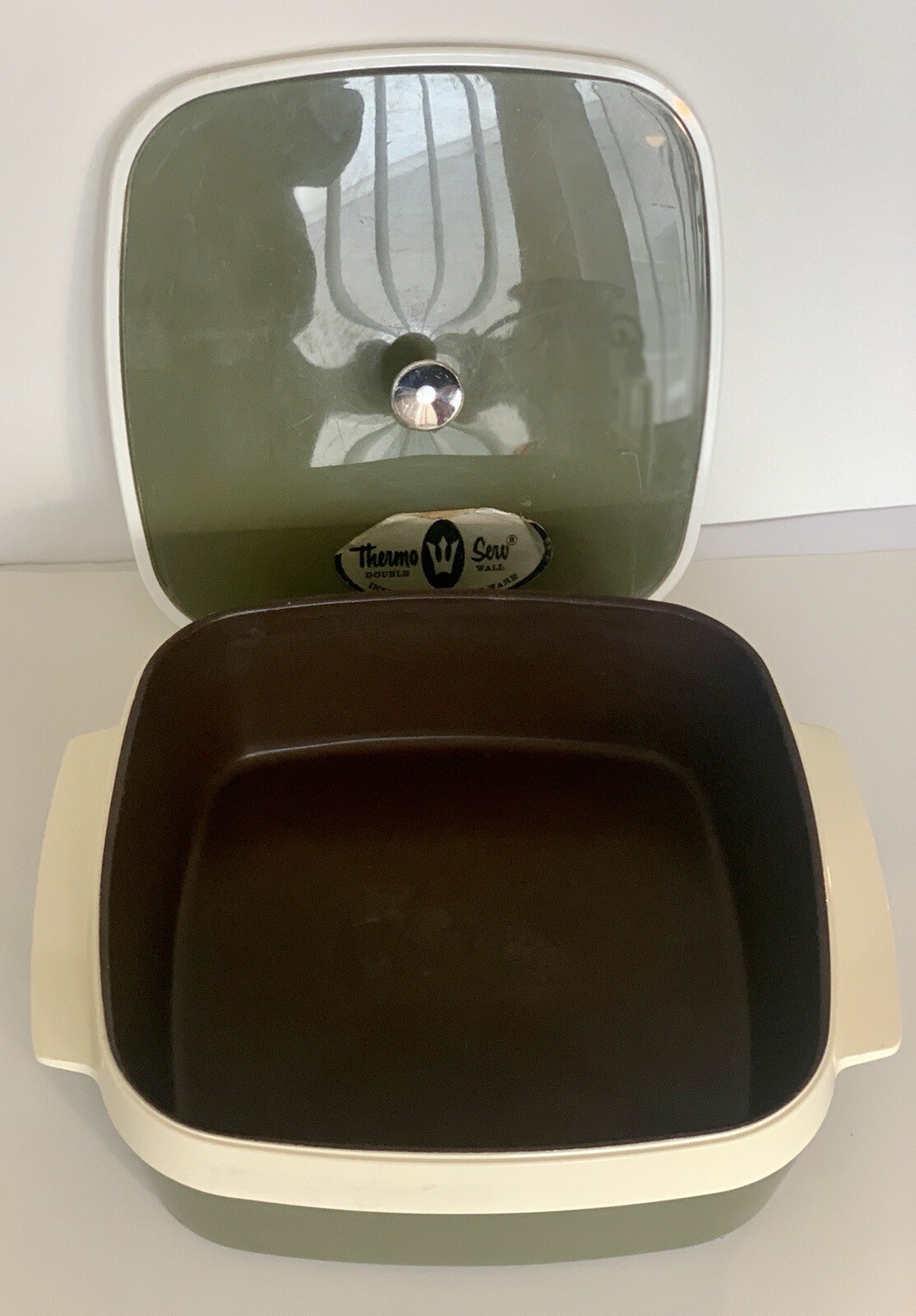 Thermo serve insulated servingware vintage 60s era olive green white trim handle
