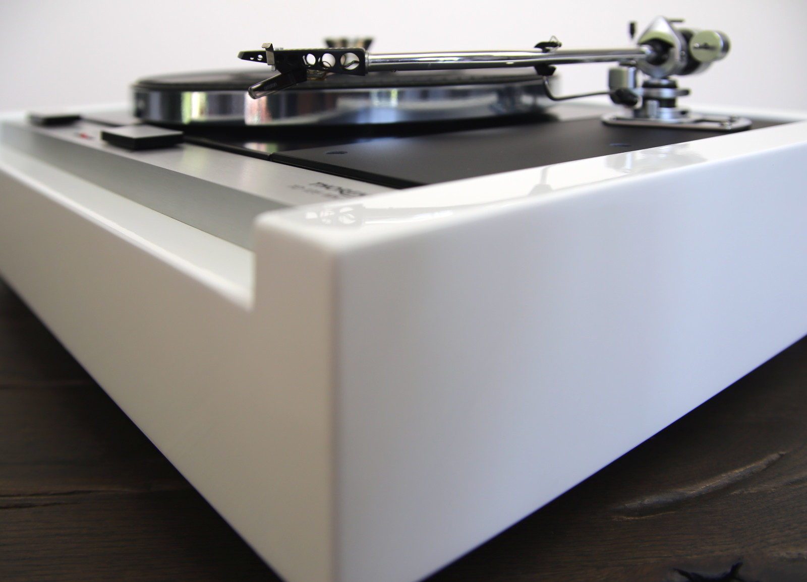 We restore your Thorens TD 125 Turntable Black or White – Black