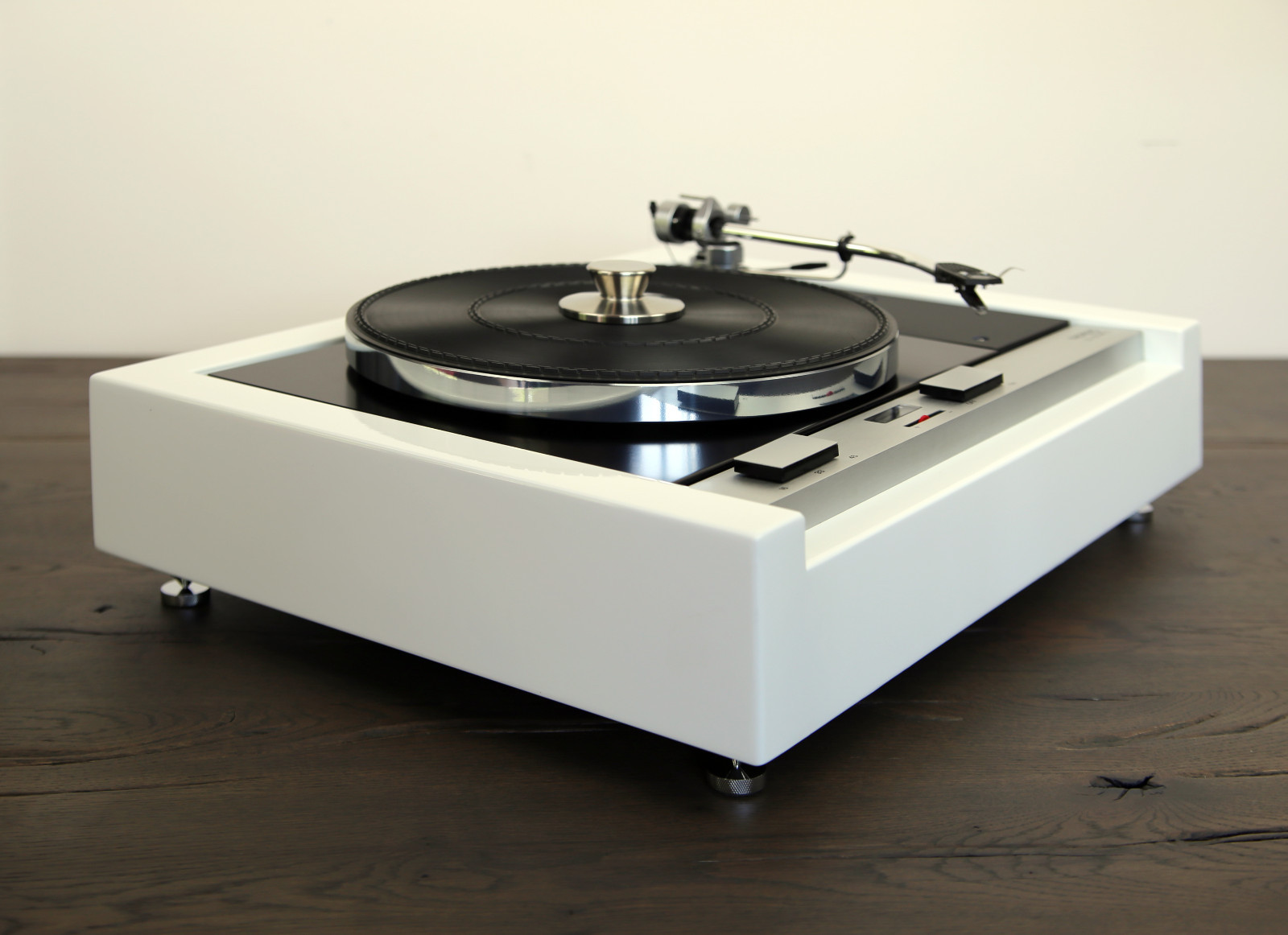 We restore your Thorens TD 125 Turntable Black or White – Black