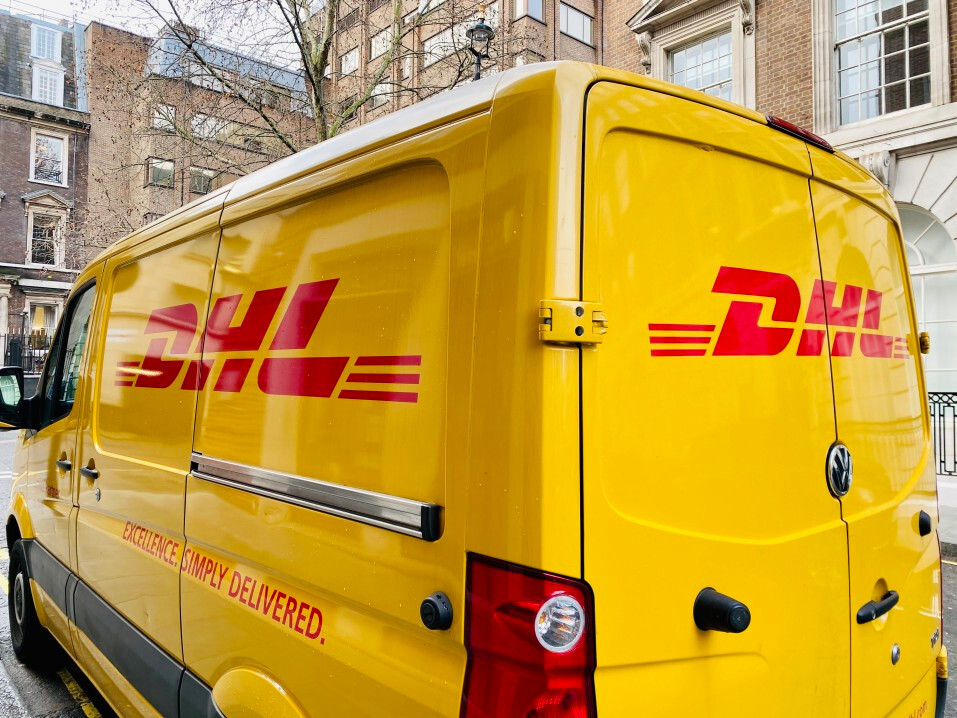 DHL shipping service