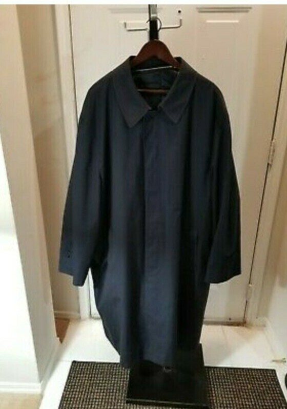 NEWPORT HARBOR EXECUTIVE PROTECTION Navy Blue, Slightly Used, 3M inseam. 