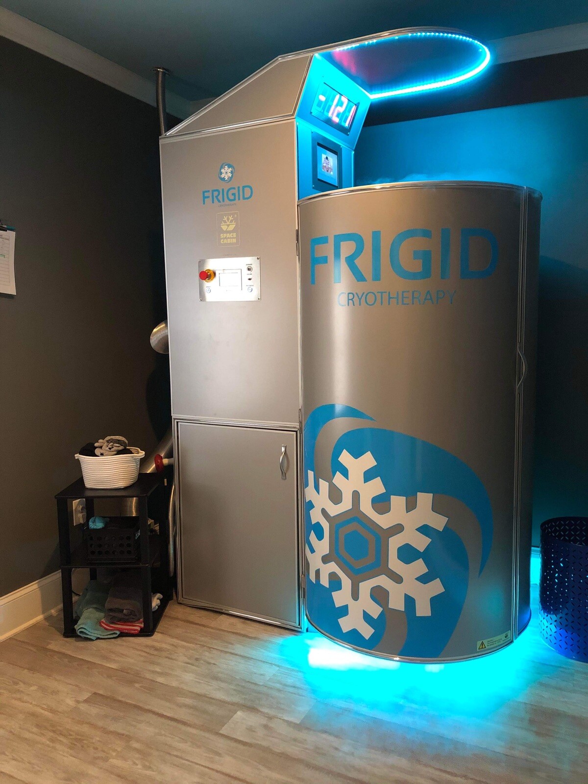 2016 Criomed Cryospa Includes Brand New Back Up Blower In Original Packaging