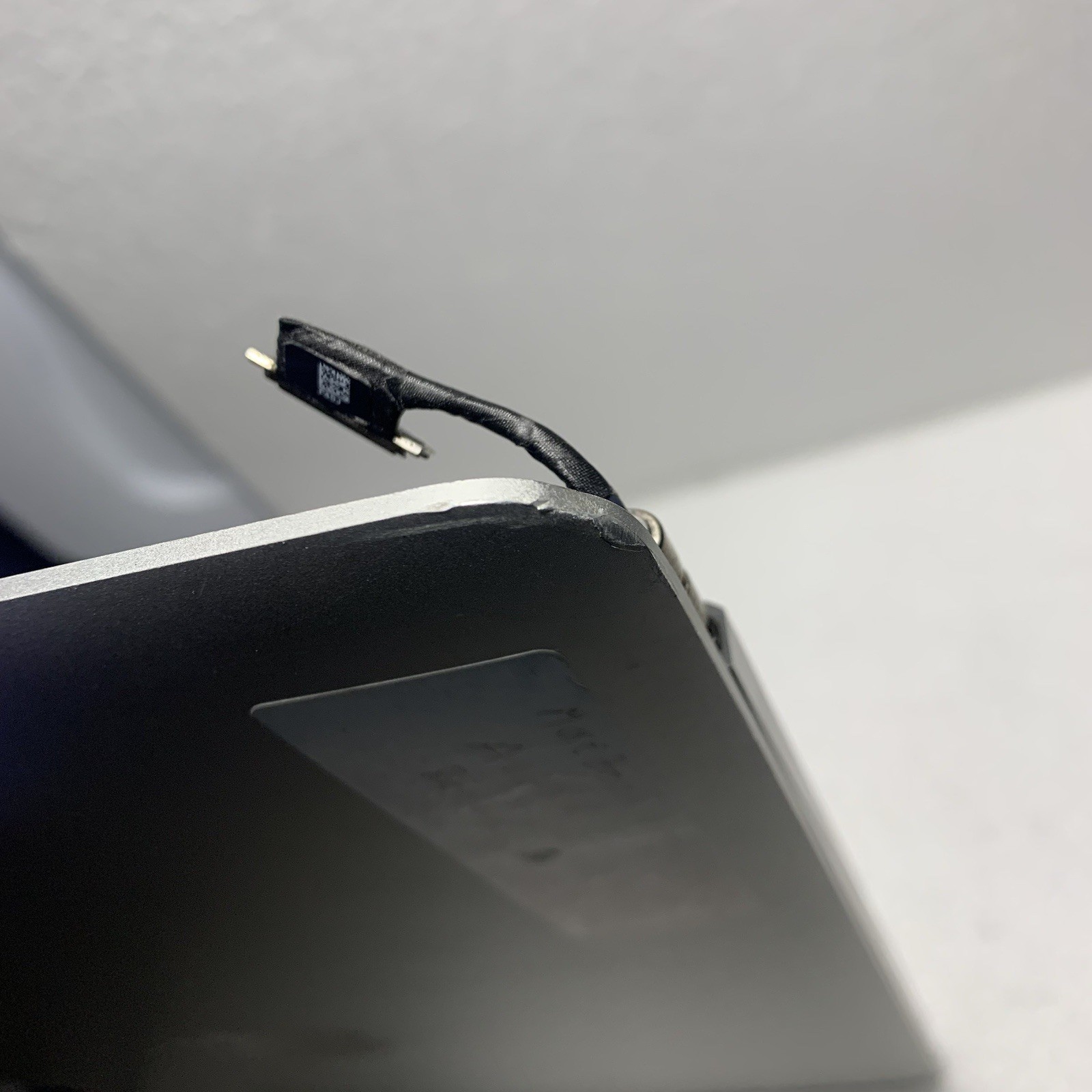 Apple MacBook Pro 15″ A1398 Early 2013 OEM LCD Screen Display Assembly – TESTED