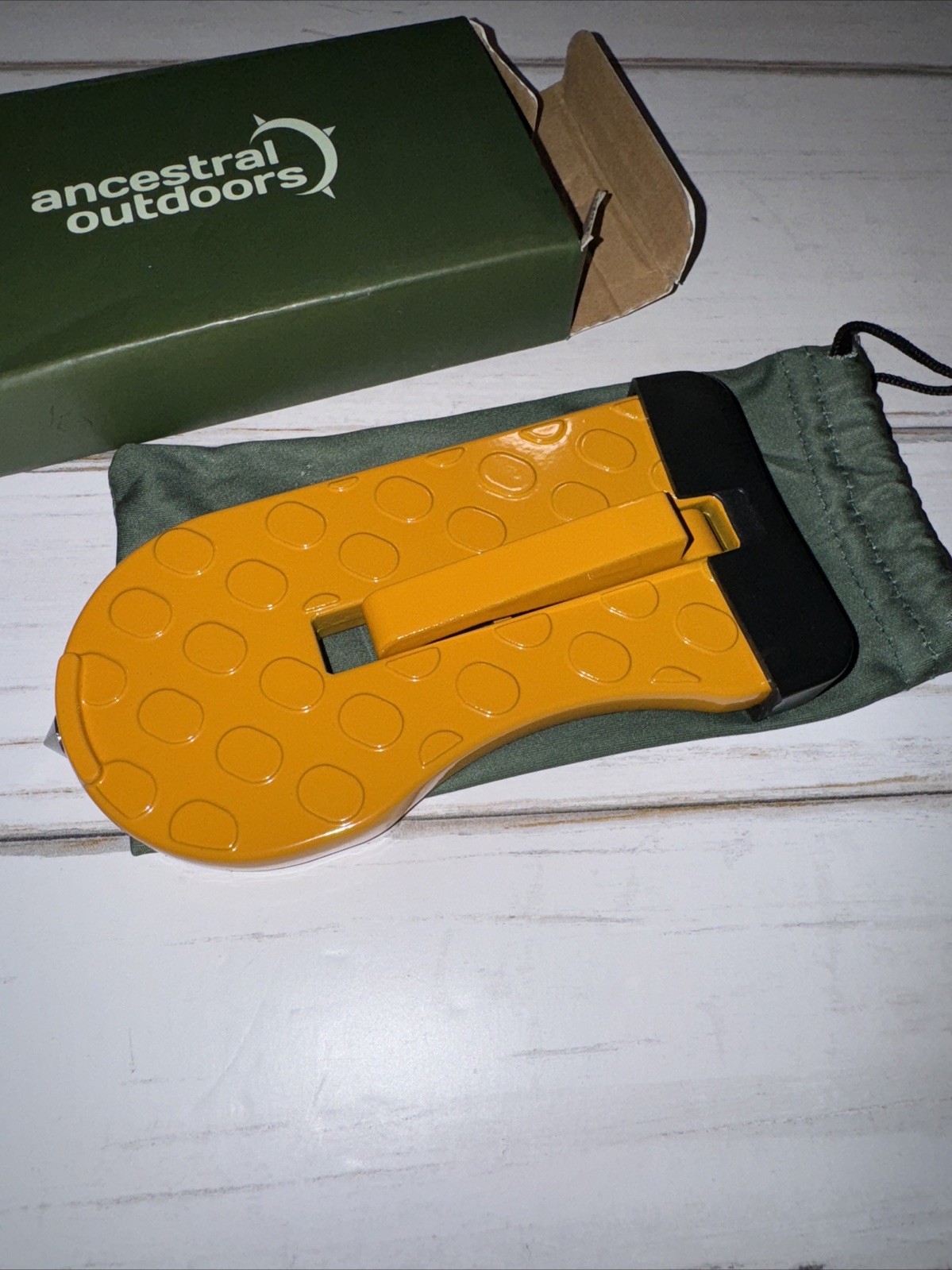 Doorstep For Vehicles Of All Types, Emergency Glass Breaker