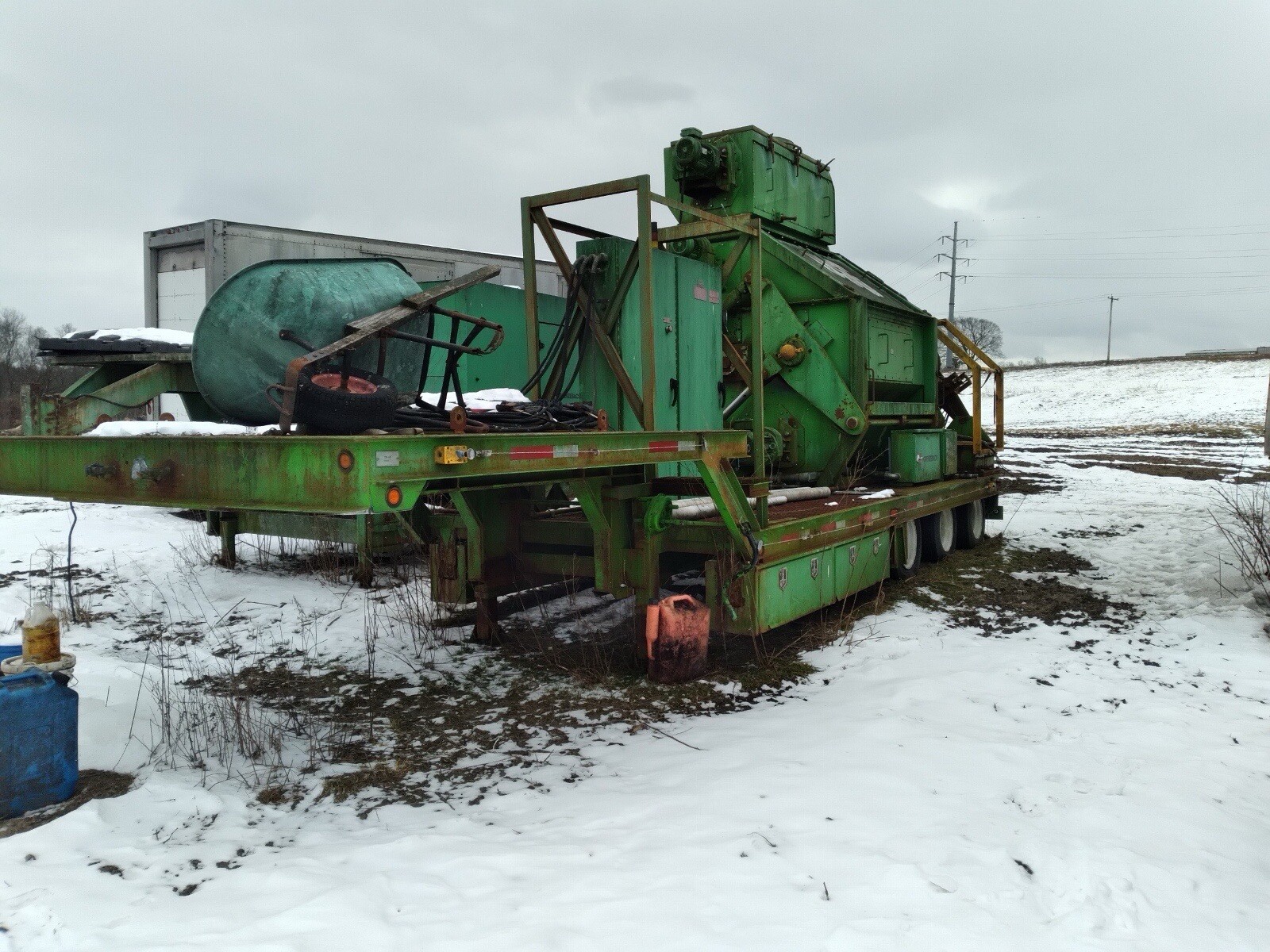 Gypsum recycling plant,industrial good condtiion green color, mobile equipment