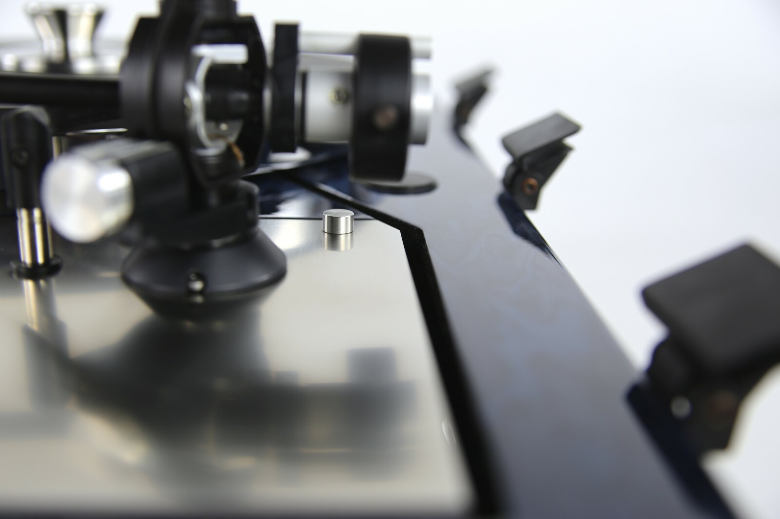 Service Restoration Of Your Thorens TD520 In Black High Gloss Stainless Steel