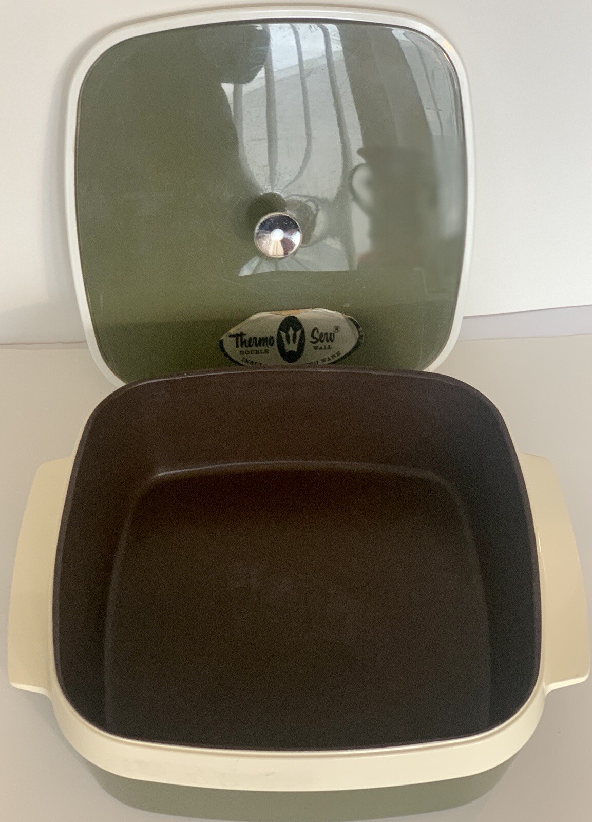 Thermo serve insulated servingware vintage 60s era olive green white trim handle