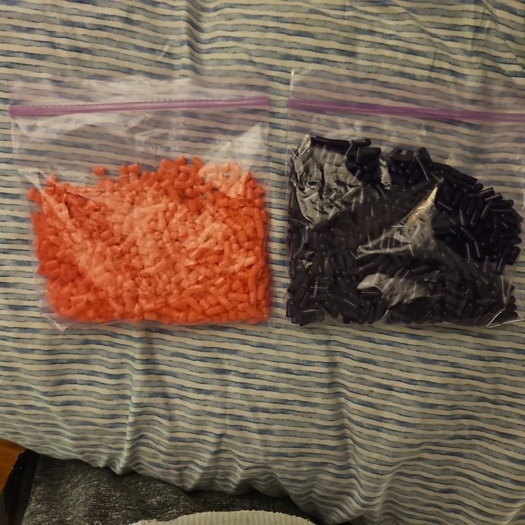 00 Gelatin Zize 💊 Color Pink & Purple 2000 Total – 500 Each Bag