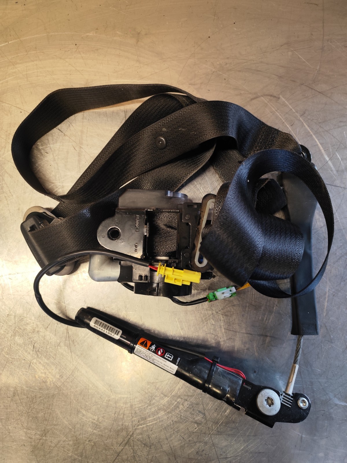 FRONT RIGHT SEAT BELT CHEVROLET CAPTIVA PH2 2.2 VCDI 20919346