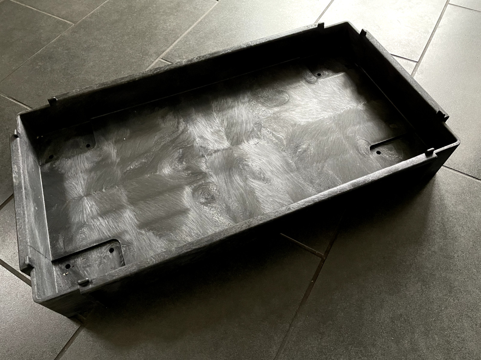 RUBBERMAID BOTTOM SHELF REPLACEMENT ( FG9T660BLA ) PART