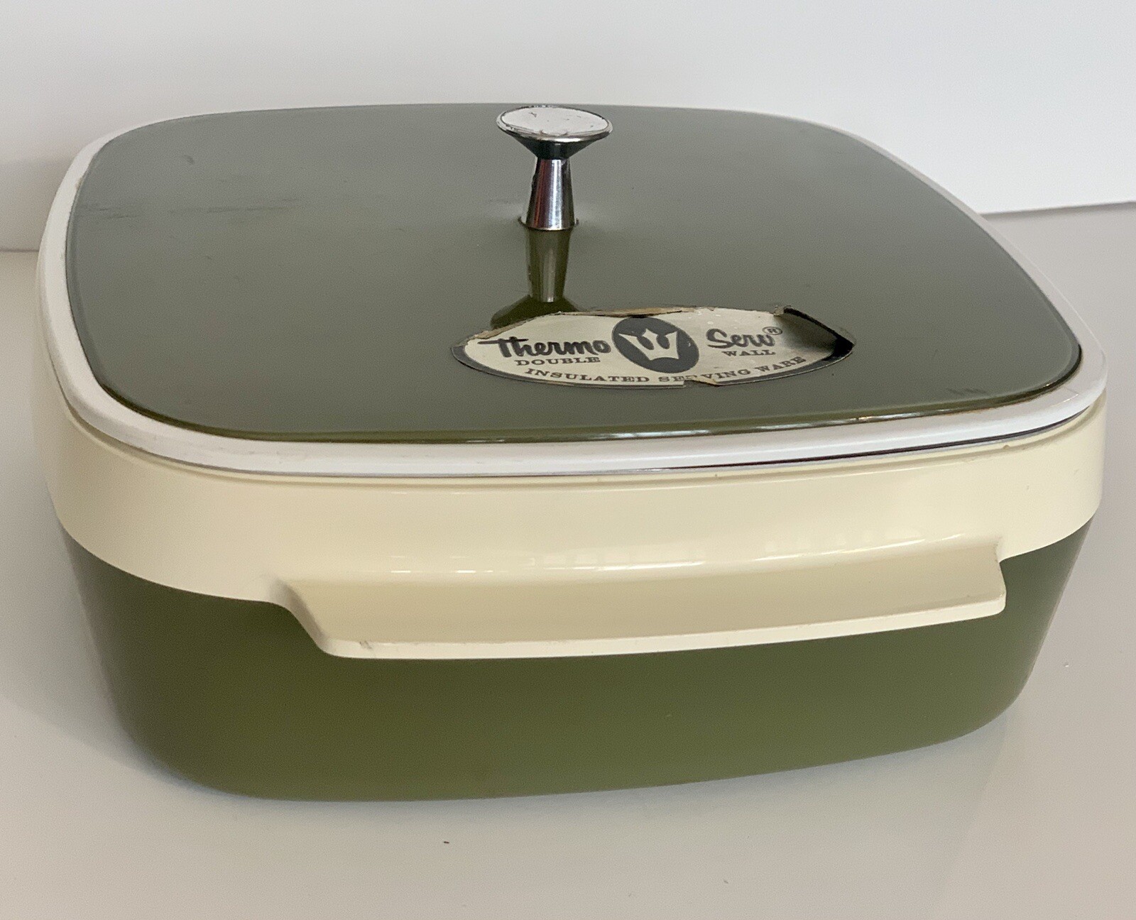 Thermo serve insulated servingware vintage 60s era olive green white trim handle