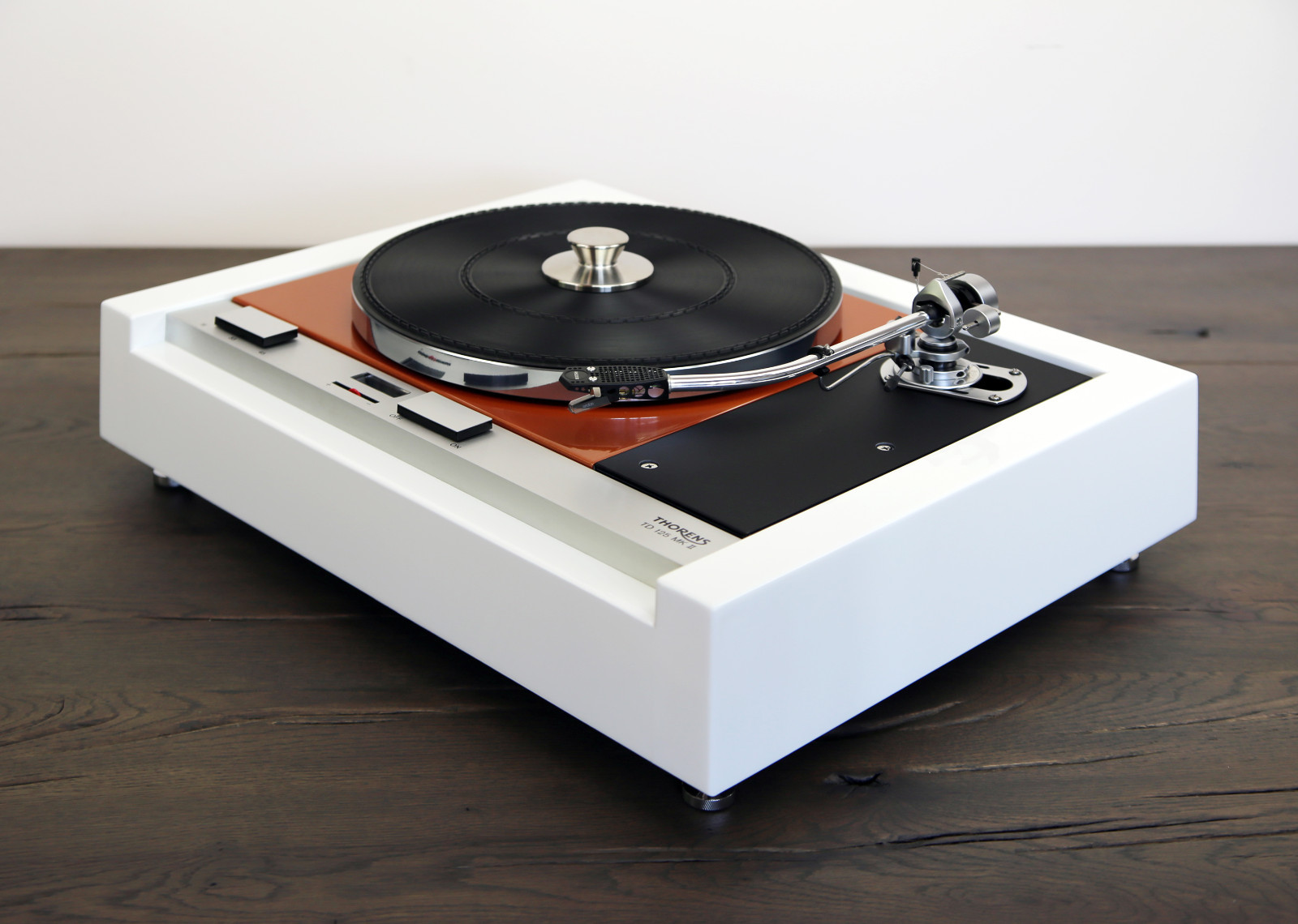 We restore your Thorens TD 125 Turntable Black or White – Orange