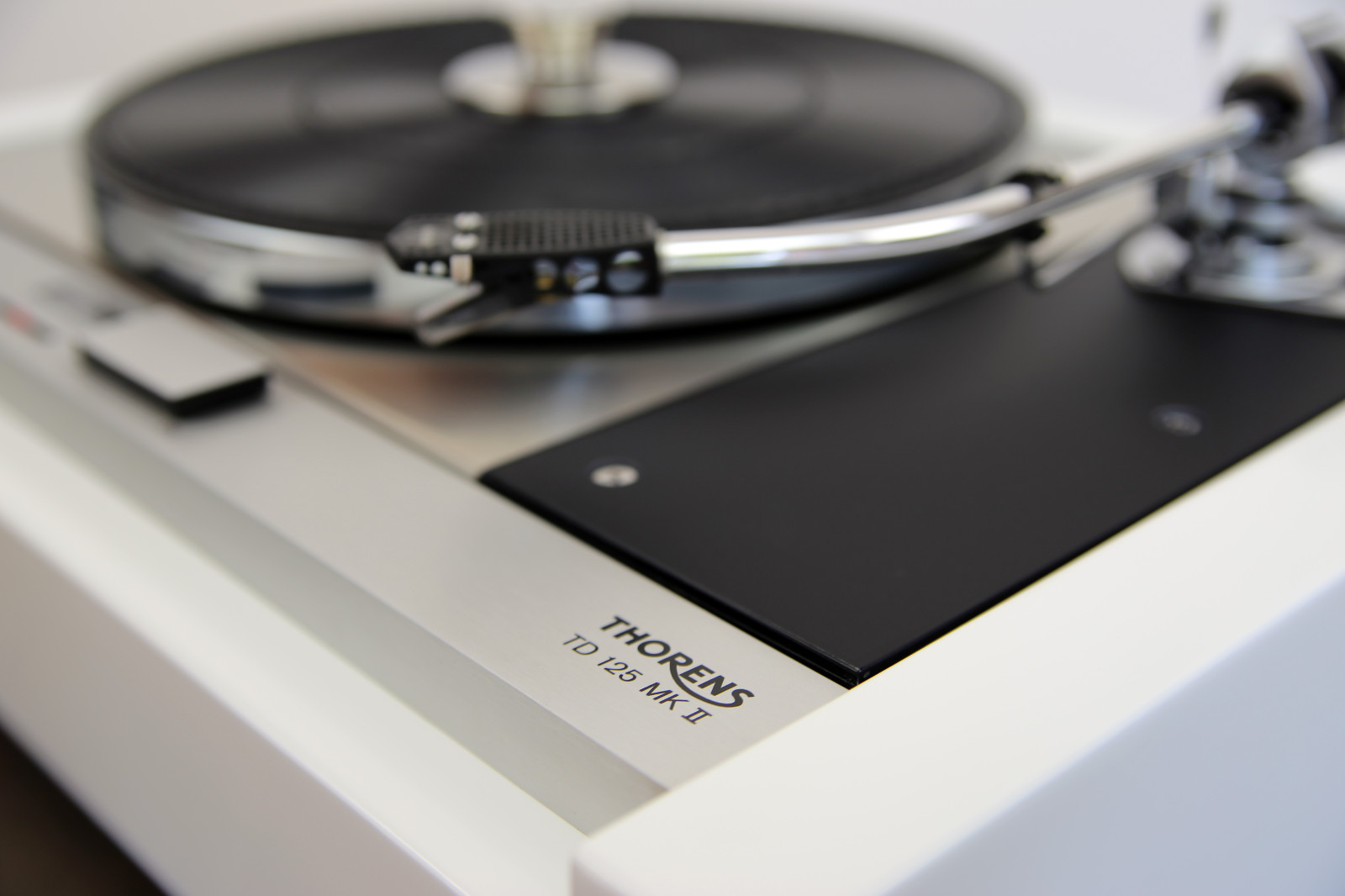 We Restore Your Thorens TD 125 Turntable Black Or White – Stainless Steel