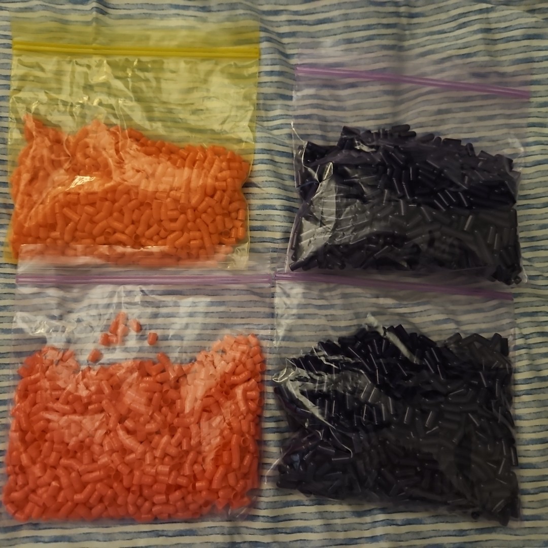 00 Gelatin Zize 💊 Color Pink & Purple 2000 Total – 500 Each Bag