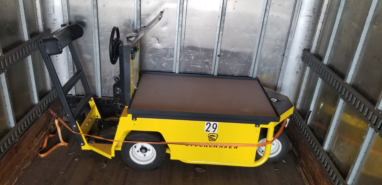 Columbia Stock Chaser looks great, needs 6 batteries 6v, no key but doesn’t need