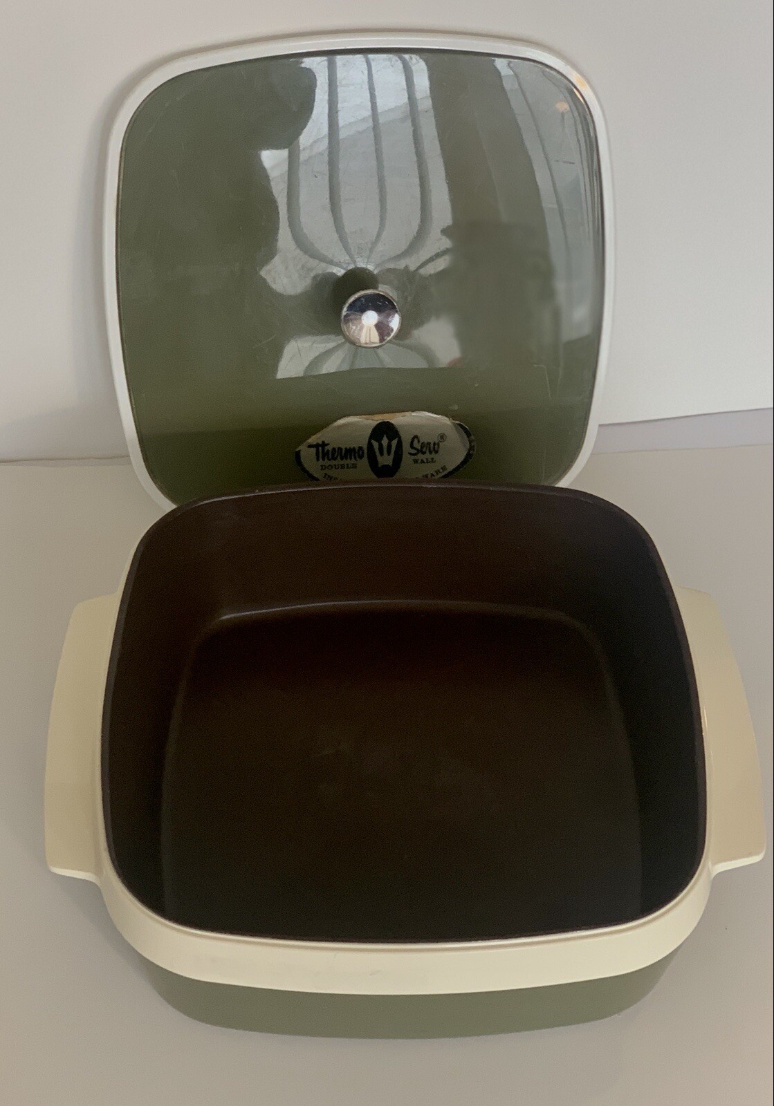 Thermo serve insulated servingware vintage 60s era olive green white trim handle