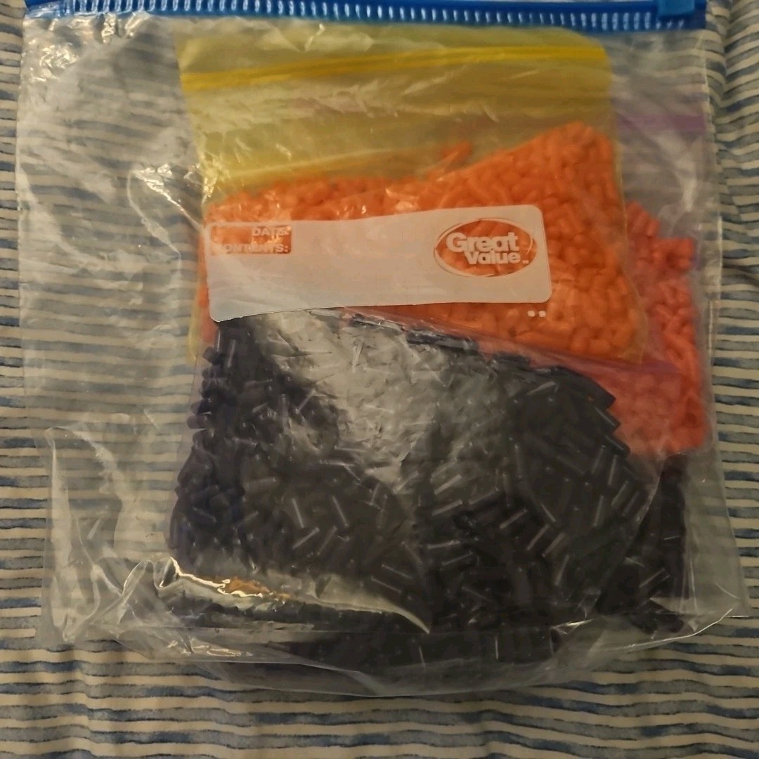 00 Gelatin Zize 💊 Color Pink & Purple 2000 Total – 500 Each Bag