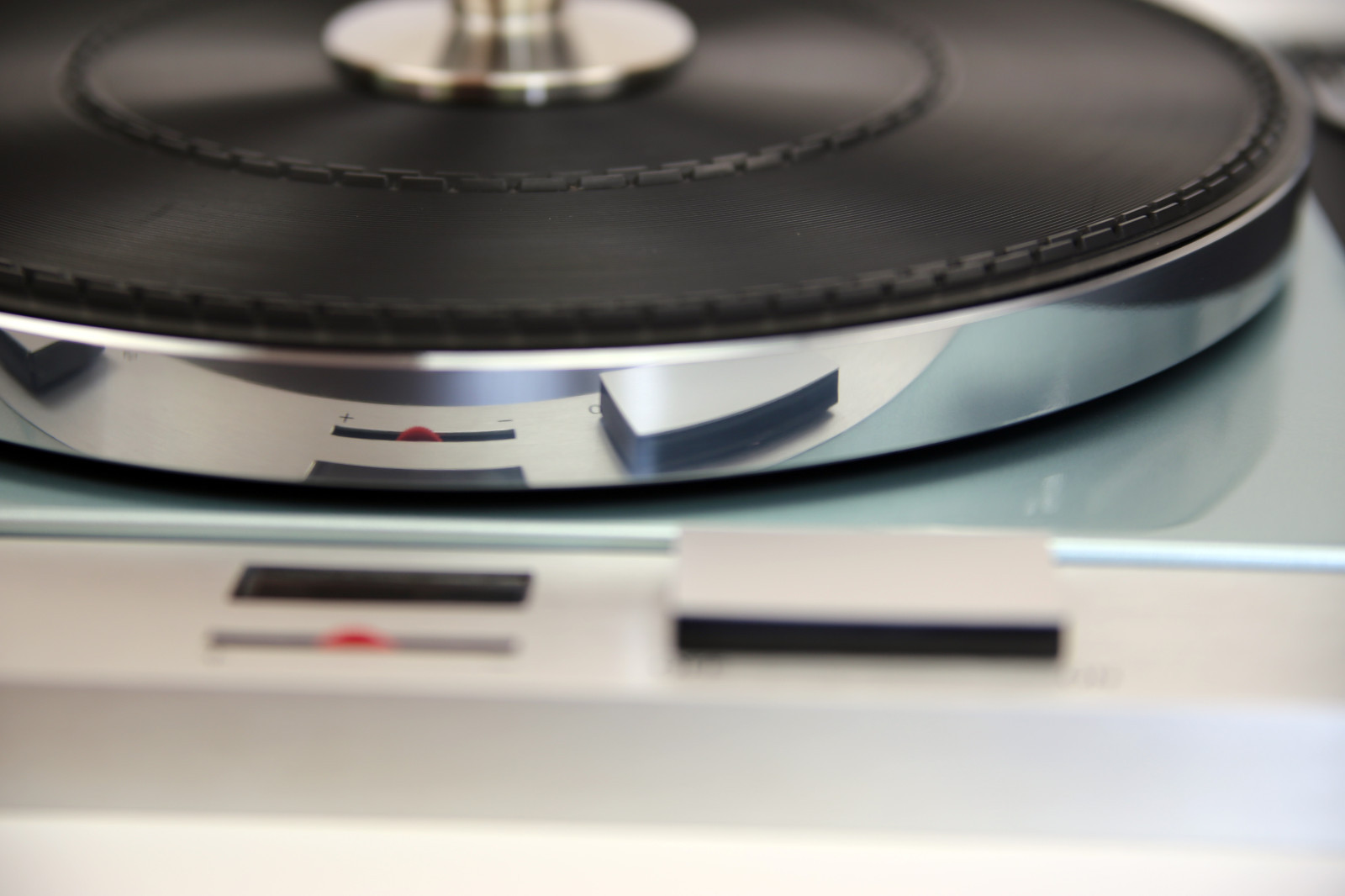 We Restore Your Thorens TD 125 Turntable Black Or White – Ice Blue