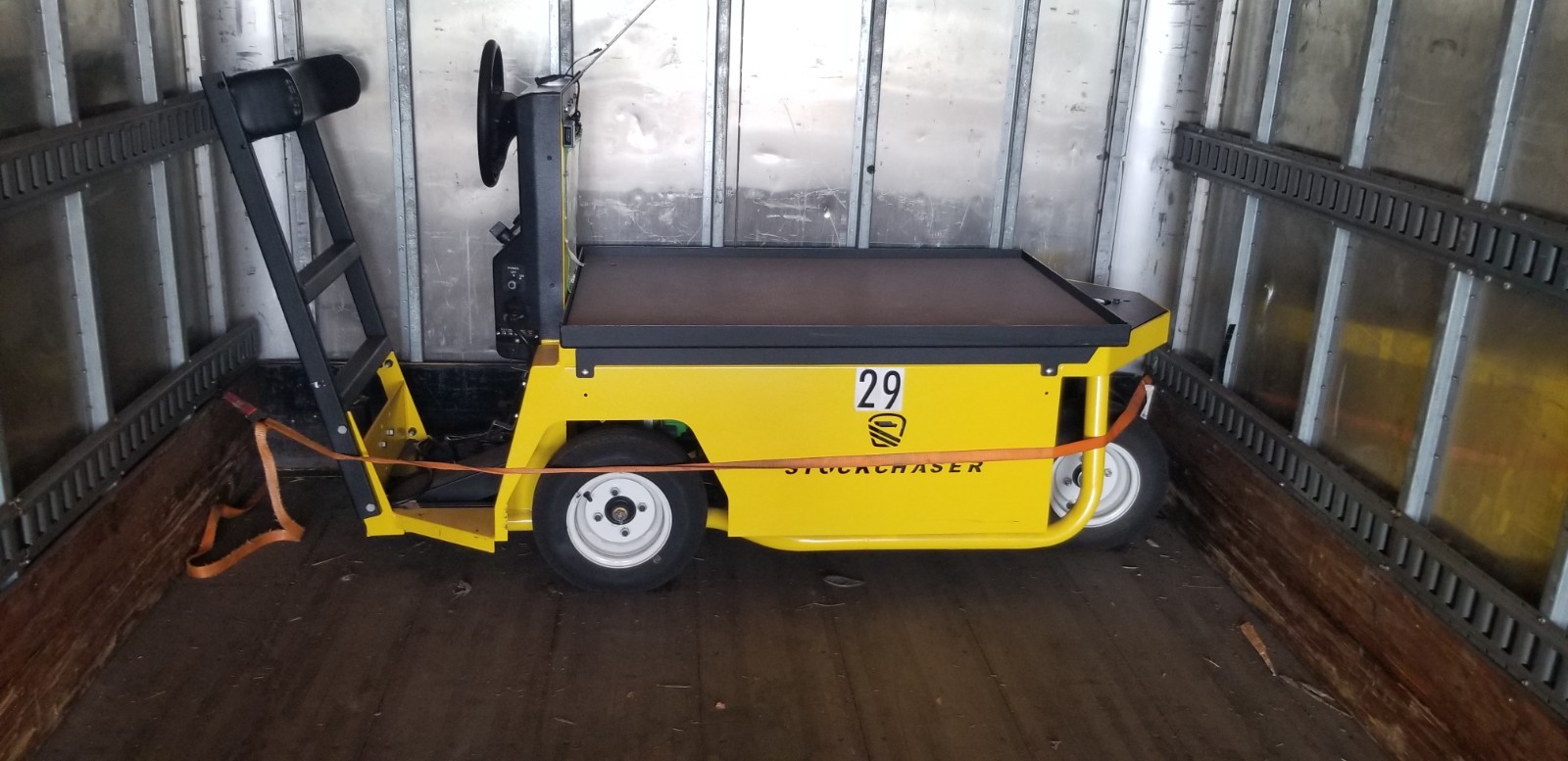 Columbia Stock Chaser looks great, needs 6 batteries 6v, no key but doesn’t need