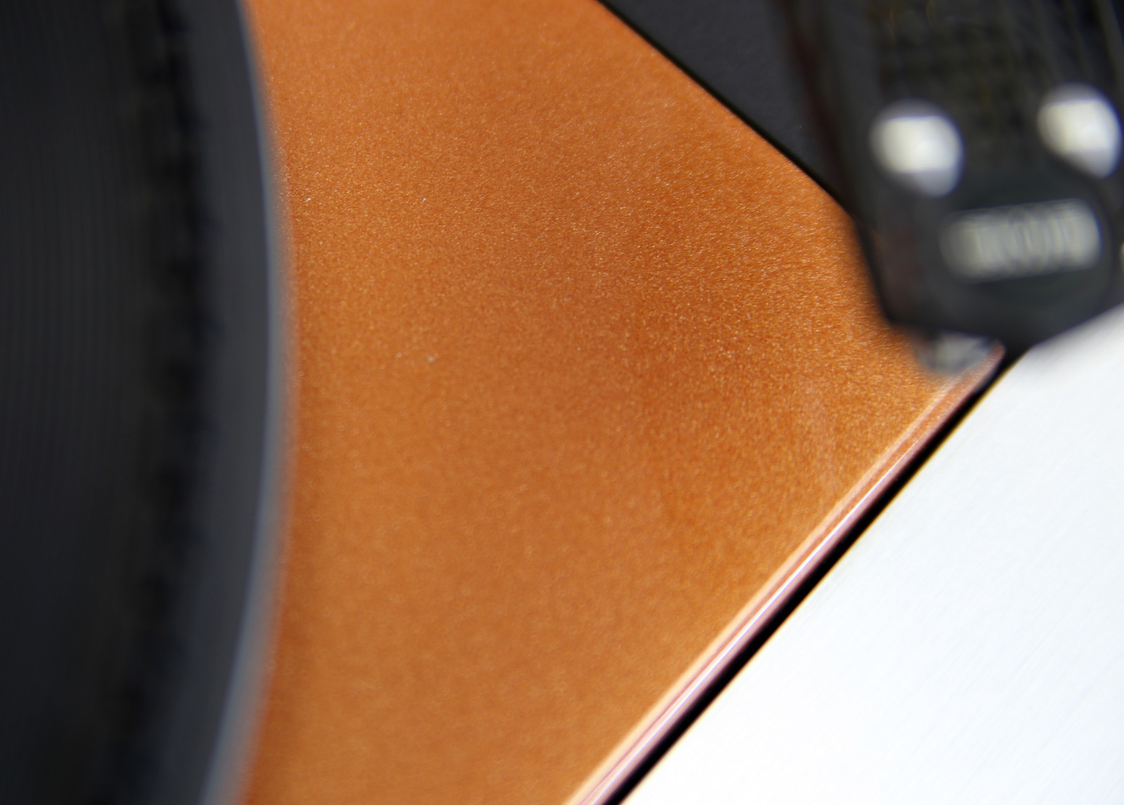 We restore your Thorens TD 125 Turntable Black or White – Orange