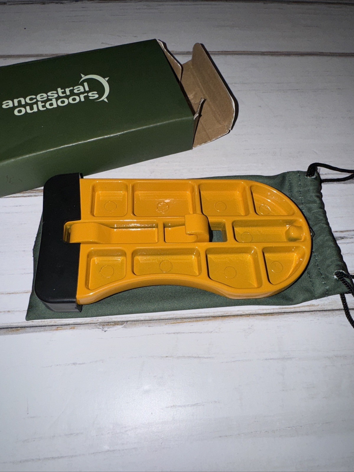 Doorstep For Vehicles Of All Types, Emergency Glass Breaker