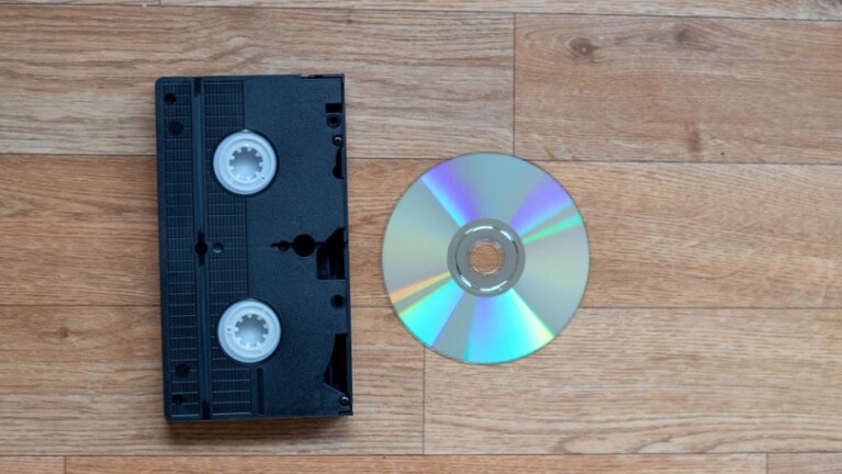 Converting VHS TAPES! VHS TO DVD! $7 A VHS