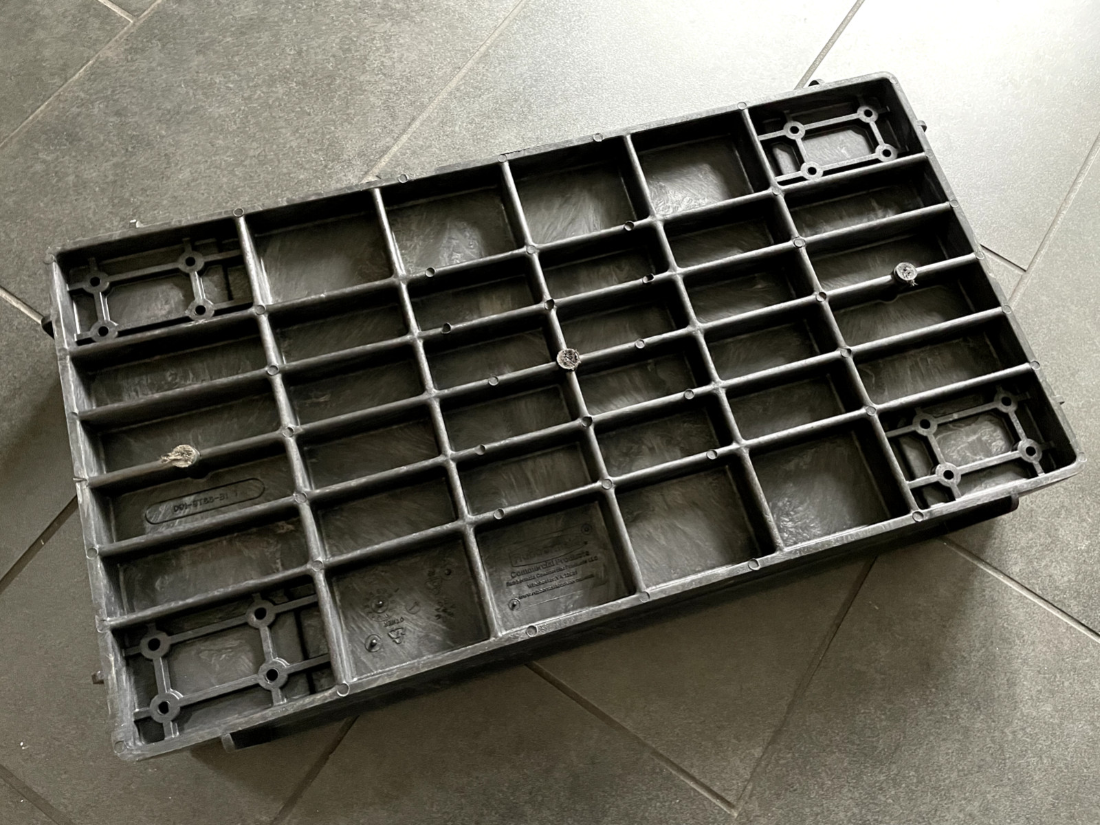 RUBBERMAID BOTTOM SHELF REPLACEMENT ( FG9T660BLA ) PART
