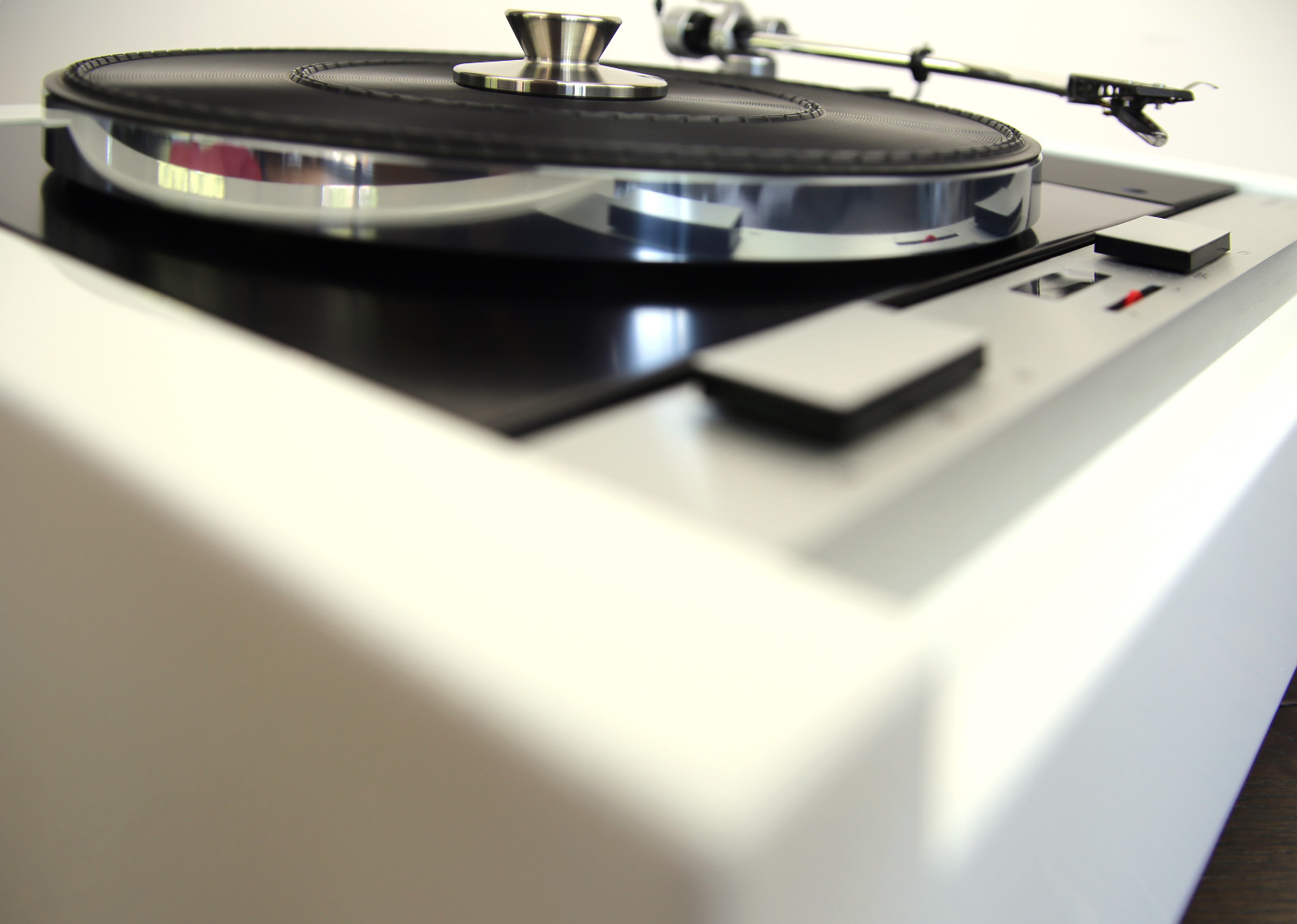 We restore your Thorens TD 125 Turntable Black or White – Black