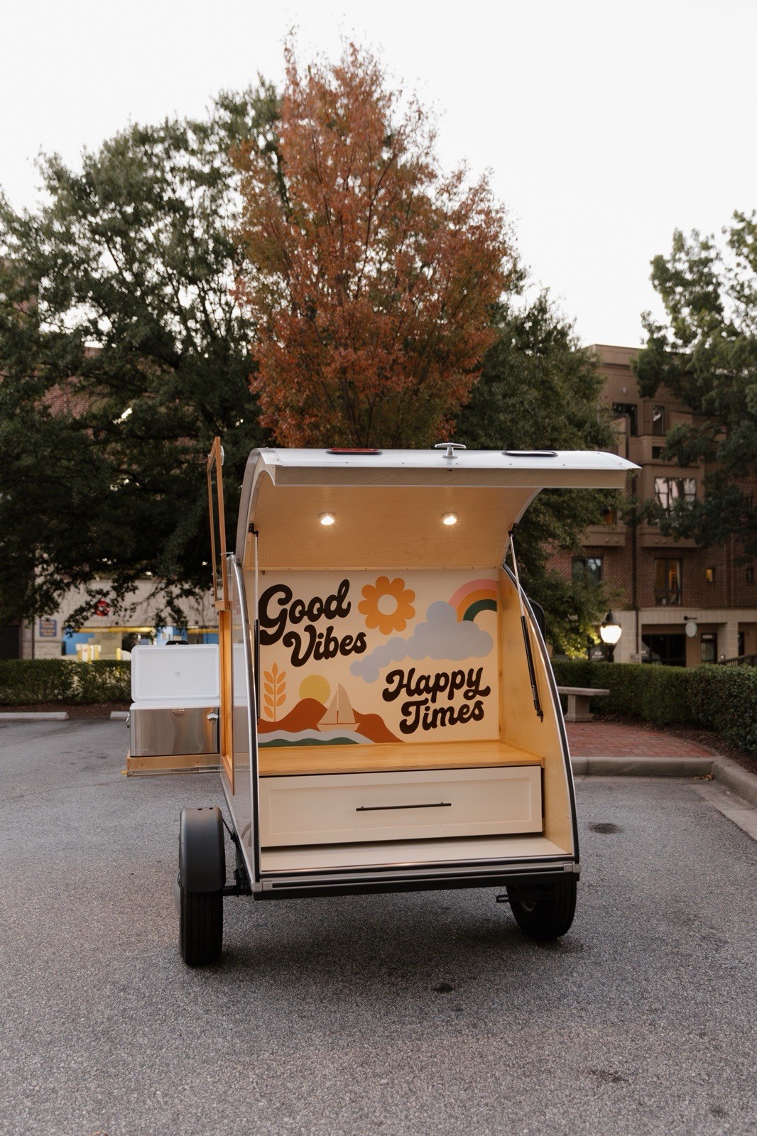 2025 New Mobile Bar Tap Trailer teardrop draft trailer- beerdrop