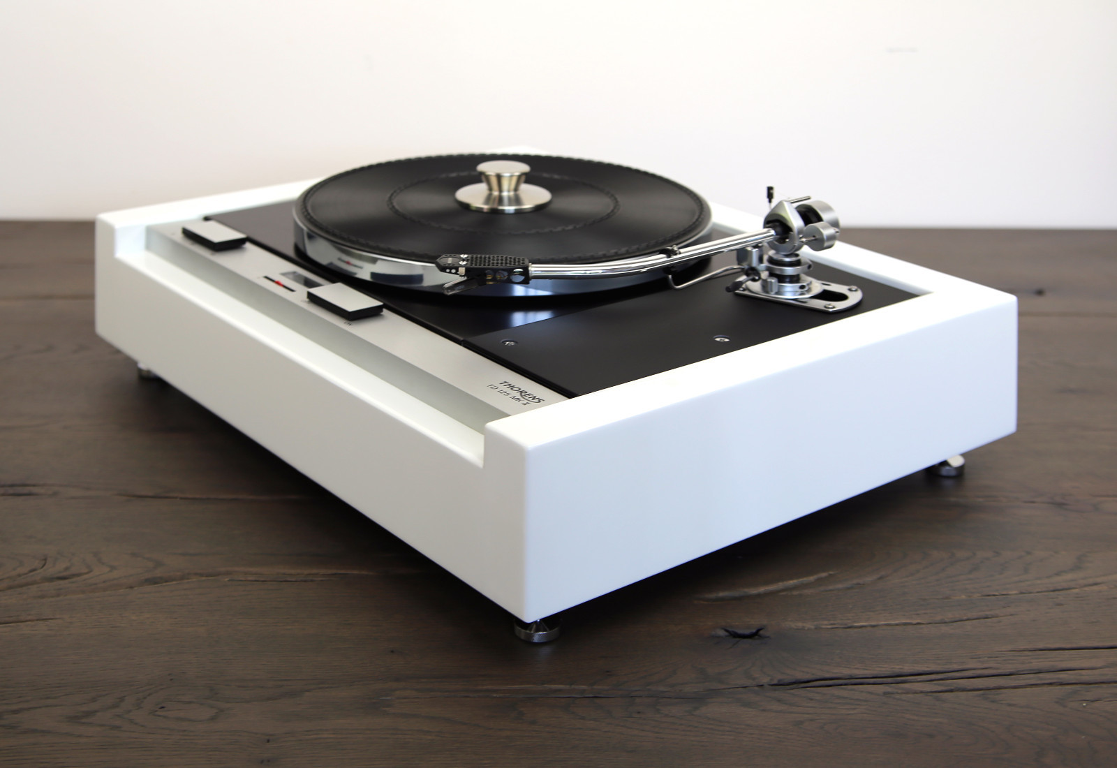 We restore your Thorens TD 125 Turntable Black or White – Black