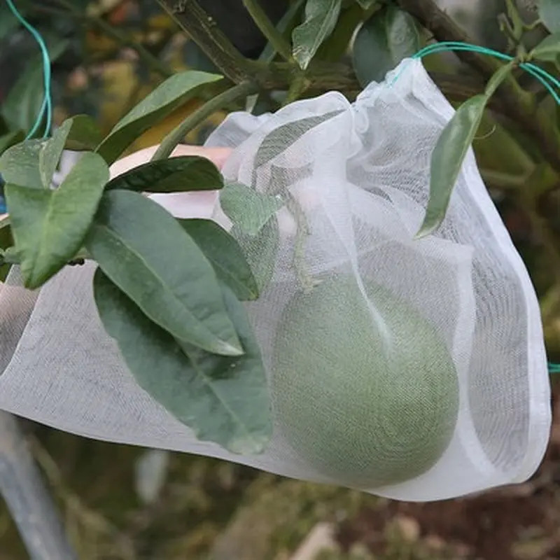 100 nylon fruit and vegetable gardening grow bags with zippers and insect screen