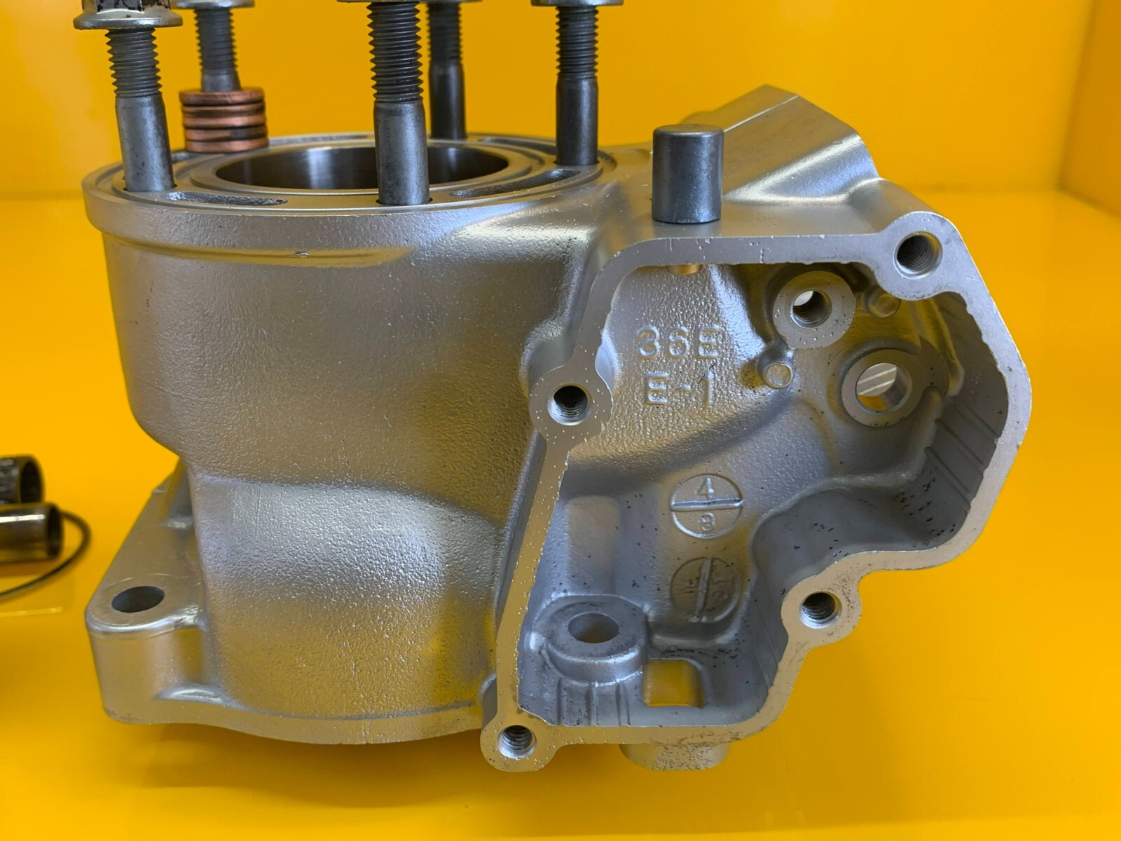 VAPOR HONE BLASTING SERVICE MOTORCYCLE HEADS CASES CYLINDERS CARBURETOR VINTAGE